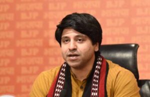 CCTV में कैद हुआ सच, शहजाद पूनावाला बोले—मां पर जानबूझकर किया हमला