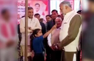 कैबिनेट मंत्री ने रिपोर्टर के सवालों पर किया बेबाक तरीके से सम्मान, शेयर किया फेसबुक वीडियो