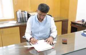 नवागत आयुक्त जनसंपर्क श्री मनीष सिंह ने कार्यभार ग्रहण किया