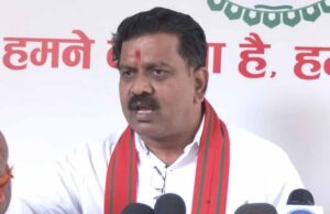 उपमुख्यमंत्री विजय शर्मा ने शैक्षणिक भ्रमण के लिए बस को दिखाई हरी झंडी