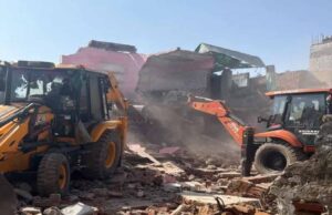 जयपुर में ड्रग्स माफिया के दो मंजिला अवैध मकान पर चला बुलडोजर