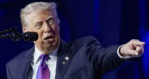 टैरिफ पॉलिसी पर ट्रंप घिरे, बहुमत अमेरिकियों ने जताई नाराजगी और क्षमता पर उठे सवाल