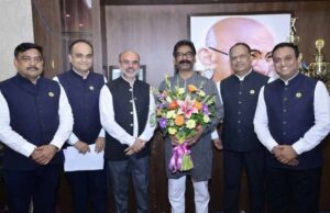 धालभूमगढ़ एयरपोर्ट पर तेज़ी लाने की मांग, SCCI ने मुख्यमंत्री हेमंत सोरेन को सौंपा प्रस्ताव