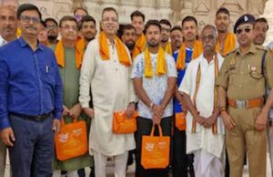 रामलला के चरणों में ऋषभ पंत, Lucknow Super Giants टीम के साथ पहुंचे अयोध्या, बेहतर प्रदर्शन की प्रार्थना
