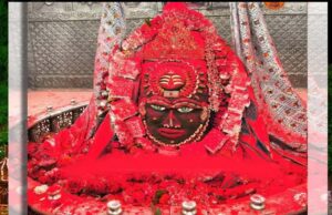 महाकाल नगरी में रंगों का जश्न, शिव-पार्वती के साथ थिरके पंडे-पुजारी और भक्त