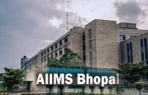 नसों के बीच फंसा ट्यूमर, निजी अस्पतालों ने किया मना, एम्स में माइक्रोसर्जरी से सफल निकासी