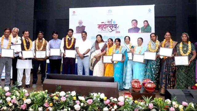 Mahila_02-2.jpg