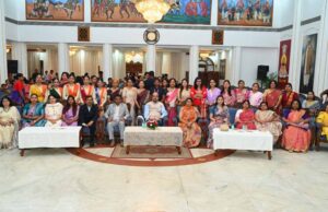 लोकभवन में अंतर्राष्ट्रीय महिला दिवस के अवसर पर ज़मीनी स्तर पर काम कर रही महिलाओं का हुआ सम्मान