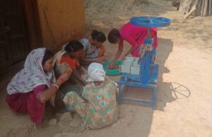 बस्तर के ग्राम तुआरास-चितापुर की महिलाएं लखपति दीदी संवाद कार्यक्रम रायपुर में हुई सम्मानित
