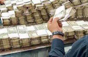 200 करोड़ का खेल! दिल्ली-UP-MP में छापेमारी, नोटों और ज्वेलरी के ढेर से चौंके अफसर