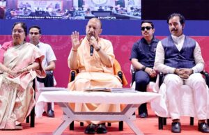 महिलाओं ने मुक्त कंठ से की सीएम योगी की प्रशंसा, महिला पुलिसकर्मियों ने मुख्यमंत्री योगी को बताया बहन-बेटियों का रक्षक