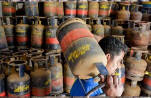 वित्तीय वर्ष की शुरुआत में महंगाई का झटका, कमर्शियल LPG की कीमत ₹195.5 बढ़ी