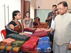 ग्राम नारी की महिलाएं: हाथ करघे से सफलता तक के सफर की तस्वीर