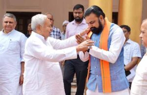 पटना में नीतीश कुमार की सम्राट चौधरी से मुलाकात, डिप्टी सीएम और मुख्य सचिव से भी भेंट