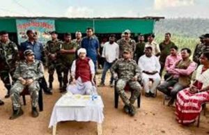 नक्सलियों की पुरानी ‘जन-अदालत’ वाली जगह का मंत्री ने किया निरीक्षण, बोले- विकास से ही खत्म होगा उग्रवाद