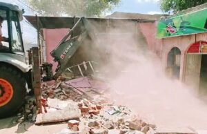 भोपाल में बड़ा तालाब के पास बुलडोजर की कार्रवाई, 9 दुकानों को गिराया, 347 अन्य पर कार्रवाई की तैयारी