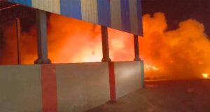 Bhopal में आग का तांडव, कचरा स्टेशन पर काबू पाने में घंटों मशक्कत