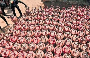 2938 स्थानों पर जांच, 4547 गैस सिलेंडर जब्त, प्रशासन का बड़ा एक्शन