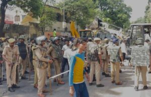 हाई कोर्ट आदेश पर विवाद: 72 की जगह 240 वकील चैंबर तोड़े जाने का आरोप