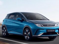 अब रेंज की टेंशन खत्म! BYD की नई Dolphin EV पेट्रोल पर भी दौड़ेगी
