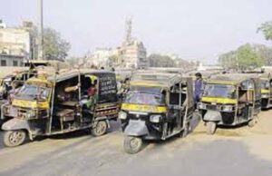 पेट्रोल-डीजल महंगा होने के बाद सार्वजनिक वाहनों ने बढ़ाया किराया, यात्रियों में नाराजगी