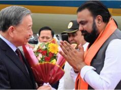 बिहार के मुख्यमंत्री सम्राट चौधरी ने एयरपोर्ट पर किया स्वागत, सुरक्षा के कड़े इंतजाम के बीच हुआ उच्चस्तरीय दौरा
