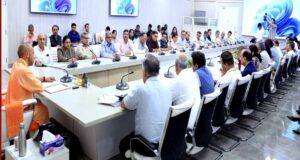 काफिले की गाड़ियां घटाएं, ईंधन बचाएं: योगी आदित्यनाथ की जनता और अधिकारियों से अपील