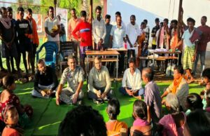 कलेक्टर और एसपी ने मोटरसाइकिल से तय किया दुर्गम पहाड़ी सफर, सुशासन का संदेश