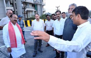 अधिकारियों और निर्माण एजेंसी को जल्द से जल्द काम पूर्ण करने के दिए निर्देश