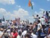 चिलचिलाती धूप में फंसे लोग, कांग्रेस के प्रदर्शन से आमजन परेशान