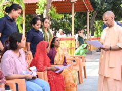 जनता दर्शन में 200 लोगों की समस्याएं सुनीं सीएम योगी ने