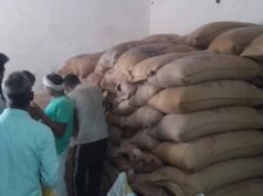 राशन से लेकर गैस सिलेंडर तक e-KYC अनिवार्य, आधार लिंक नहीं होने पर अटक सकती हैं सुविधाएं