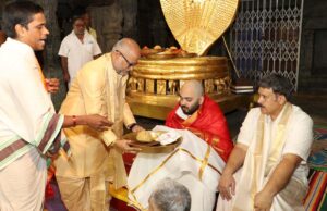 तिरुपति बालाजी दर्शन: अनंत अंबानी ने मुंडन कर भगवान के चरणों में अर्पित किए बाल