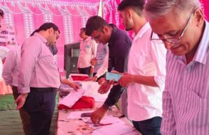 पोकरासर में ग्रामीण सेवा शिविर: प्रभारी सचिव ने योजनाओं के प्रभावी क्रियान्वयन के दिए निर्देश