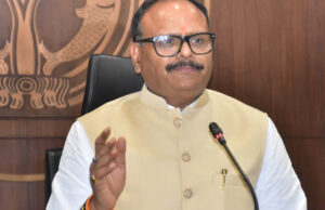 UP Politics: ब्रजेश पाठक ने सपा-कांग्रेस से पूछा ‘बाबरी मस्जिद चंदे का हिसाब’, सियासत गरमाई
