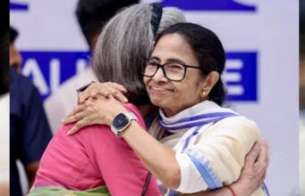 एक मंच पर साथ, मैदान में आमने-सामने! कांग्रेस और ममता के रिश्तों पर उठे सवाल
