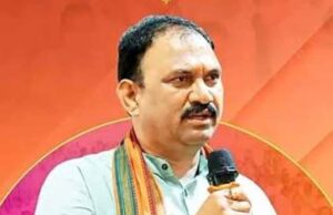 परदेसी डॉक्टरों की प्रैक्टिस पर छिड़ी सियासत, स्वास्थ्य मंत्री बोले- सिर्फ बयान नहीं, छत्तीसगढ़ की भी सोचिए