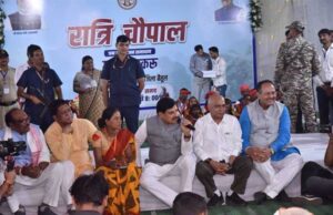 मुख्यमंत्री डॉ. यादव की आत्मीयता से रात्रि चौपाल में ग्रामीण हुए अभिभूत