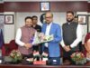 राज्यपाल रमेन डेका से आज रोटरी क्लब ग्रेटर रायपुर के सदस्यों ने लोक भवन में सौजन्य मुलाकात एवं चर्चा की। राज्यपाल ने उन्हें समाज हित से जुडे़ विभिन्न विषयों पर मार्गदर्शन दिया।