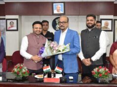 राज्यपाल रमेन डेका से आज रोटरी क्लब ग्रेटर रायपुर के सदस्यों ने लोक भवन में सौजन्य मुलाकात एवं चर्चा की। राज्यपाल ने उन्हें समाज हित से जुडे़ विभिन्न विषयों पर मार्गदर्शन दिया।