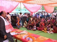56 लाख रुपए के विकास कार्यों की घोषणा की, युवाओं को दिए क्रिकेट किट