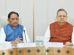 विधानसभा में शिष्टाचार भेंट: मुख्यमंत्री विष्णु देव साय ने डॉ. रमन सिंह को पुष्पगुच्छ भेंट कर दी शुभकामनाएं
