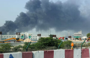 Iran Explosion: बंदर अब्बास और केश्म में धमाकों से मचा हड़कंप, तेल-गैस के दाम चढ़े, बाजार पर असर
