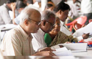 Senior Citizens Update: पेंशन पाने वालों को राहत, मुफ्त इलाज कार्ड के लिए खत्म हुई अलग आवेदन की झंझट