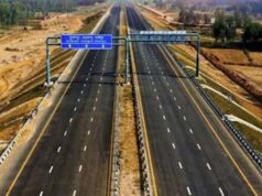 एक्सप्रेसवे खुलने के बाद रोडवेज बसें चलीं, 13 दिन में सड़क टूटी