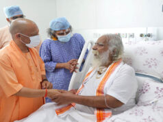 सीएम योगी पहुंचे मेदांता अस्पताल, महंत नृत्य गोपाल दास का जाना हालचाल