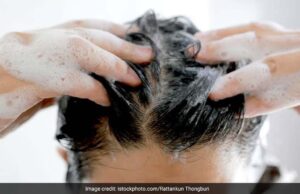 शैम्पू बदलने से नहीं रुकता हेयर फॉल? जानिए बाल झड़ने की असली वजह