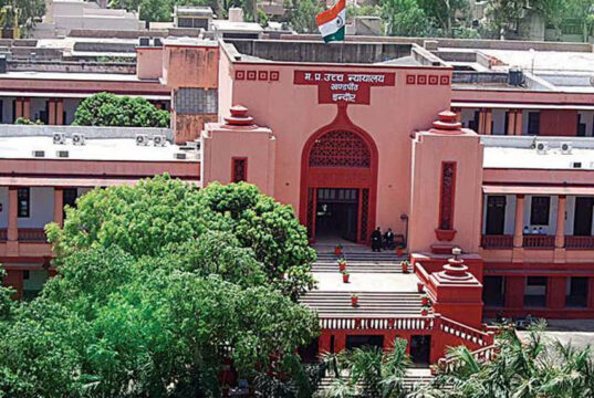 इंदौर हाईकोर्ट का अहम फैसला, महिला अपनी इच्छा से गर्भ जारी रखने या खत्म करने का निर्णय ले सकती है