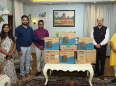 स्वेच्छानुदान मद से स्वामी आत्मानंद स्कूल मांझीगुडा को 10 कंप्यूटरों की सौगात