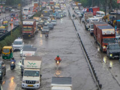 बारिश ने दिल्ली-NCR की रफ्तार रोकी, नोएडा-गुरुग्राम में जलभराव से सड़कों पर लगा जाम